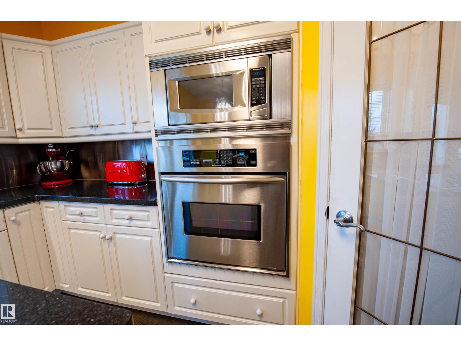 3215 44 AV NW, Edmonton