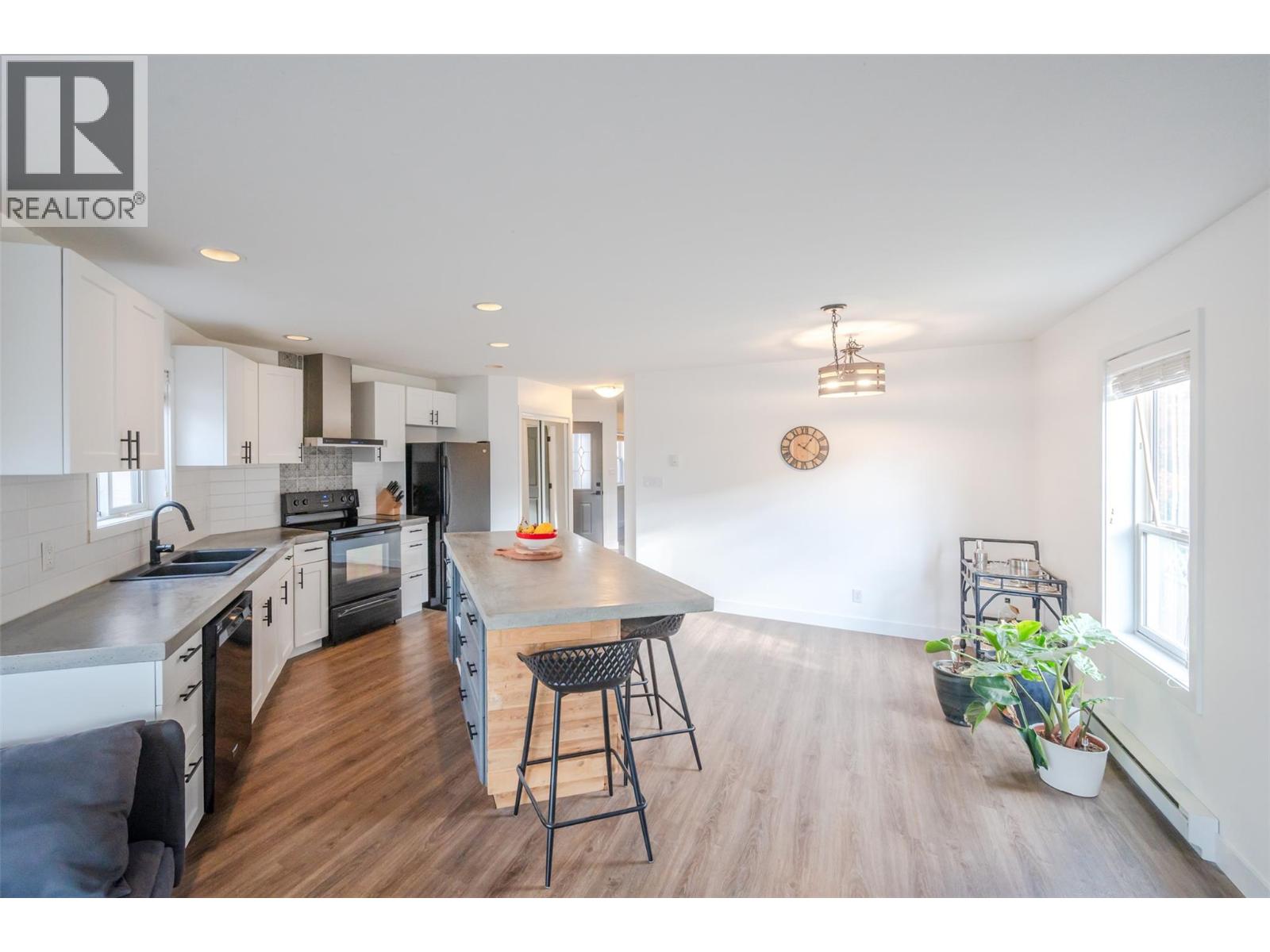 101 93 Van Horne Street, Penticton