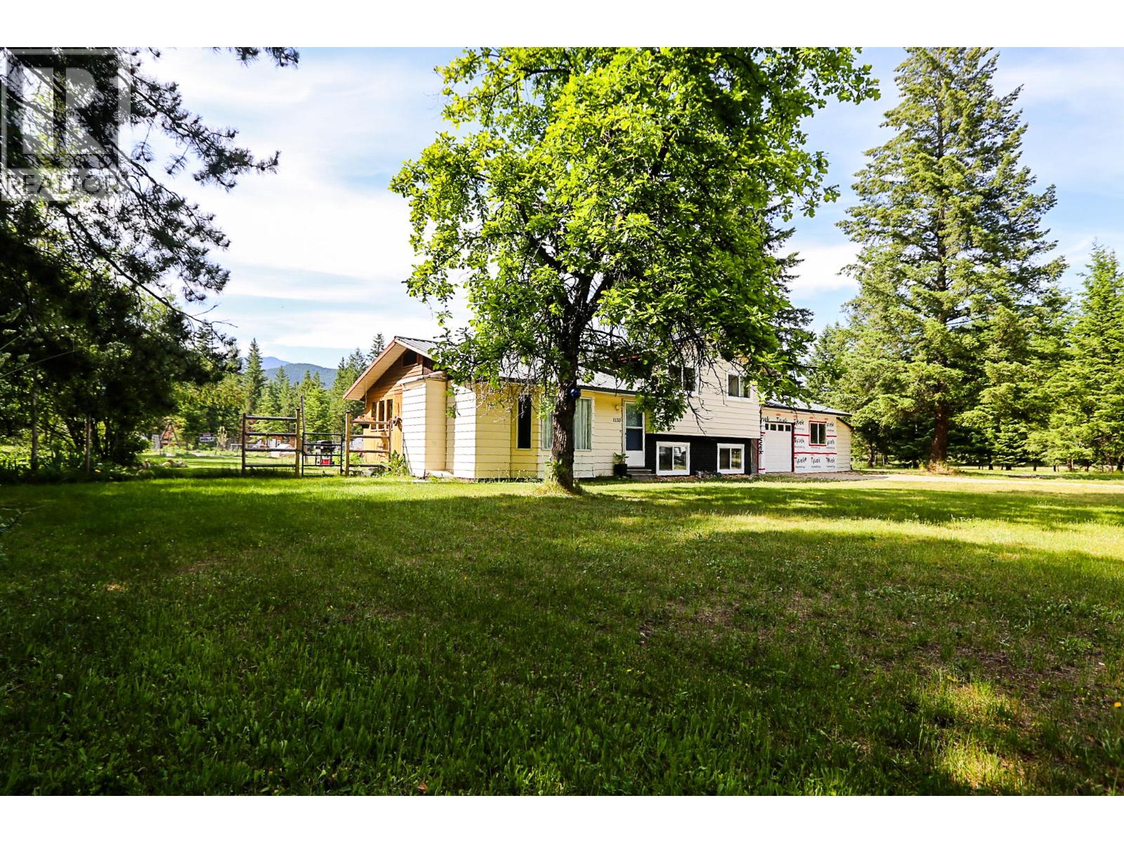 1133 CAROLINE Road - 3