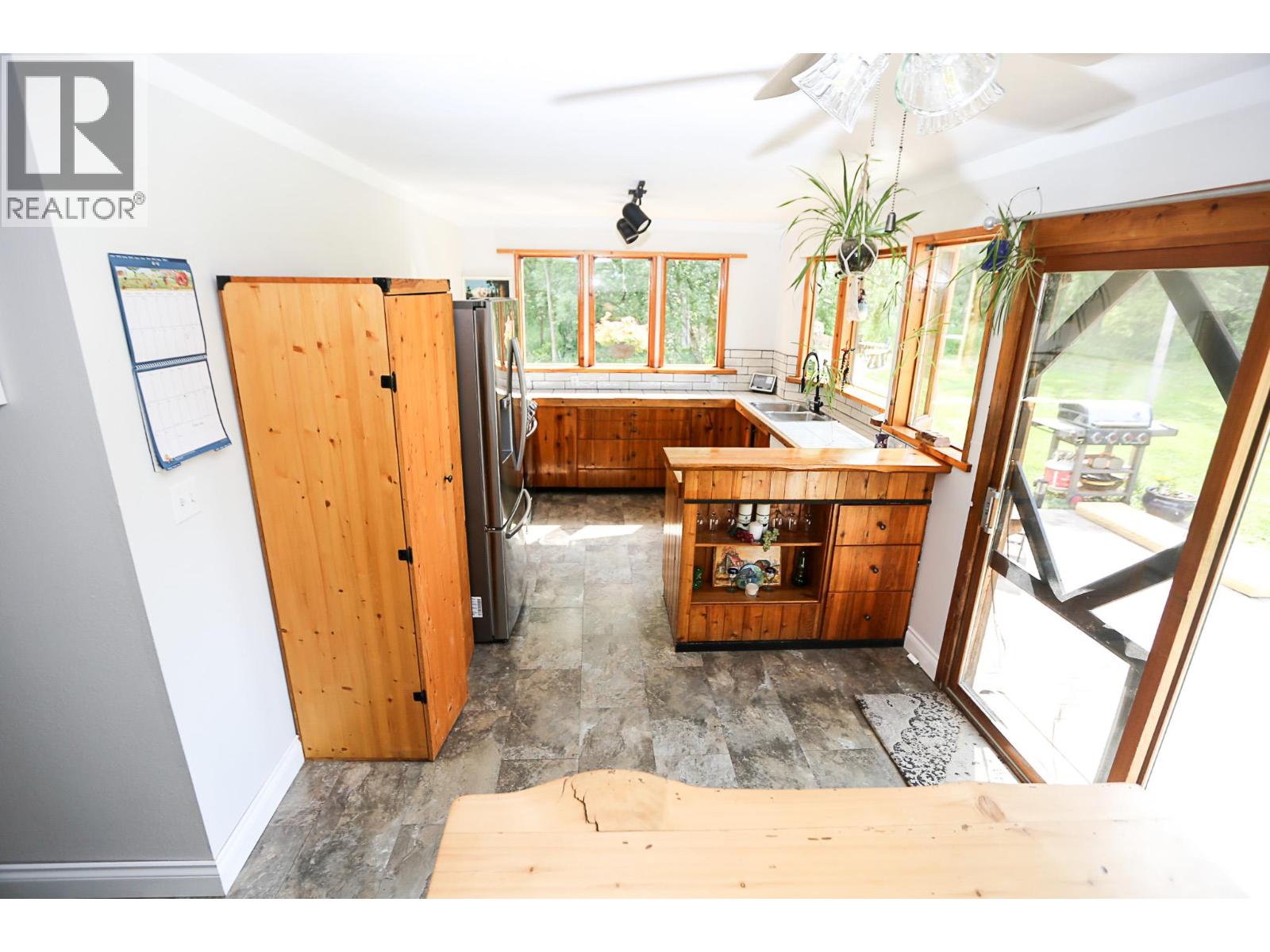 1133 CAROLINE ROAD - 10