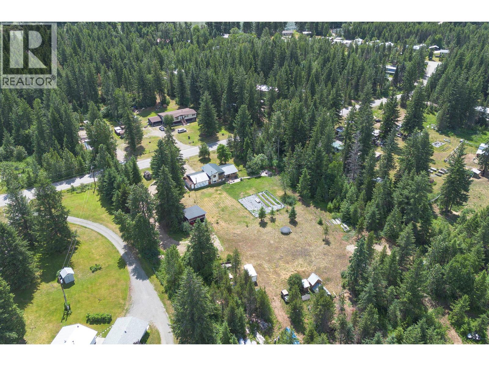 1133 CAROLINE Road - 1