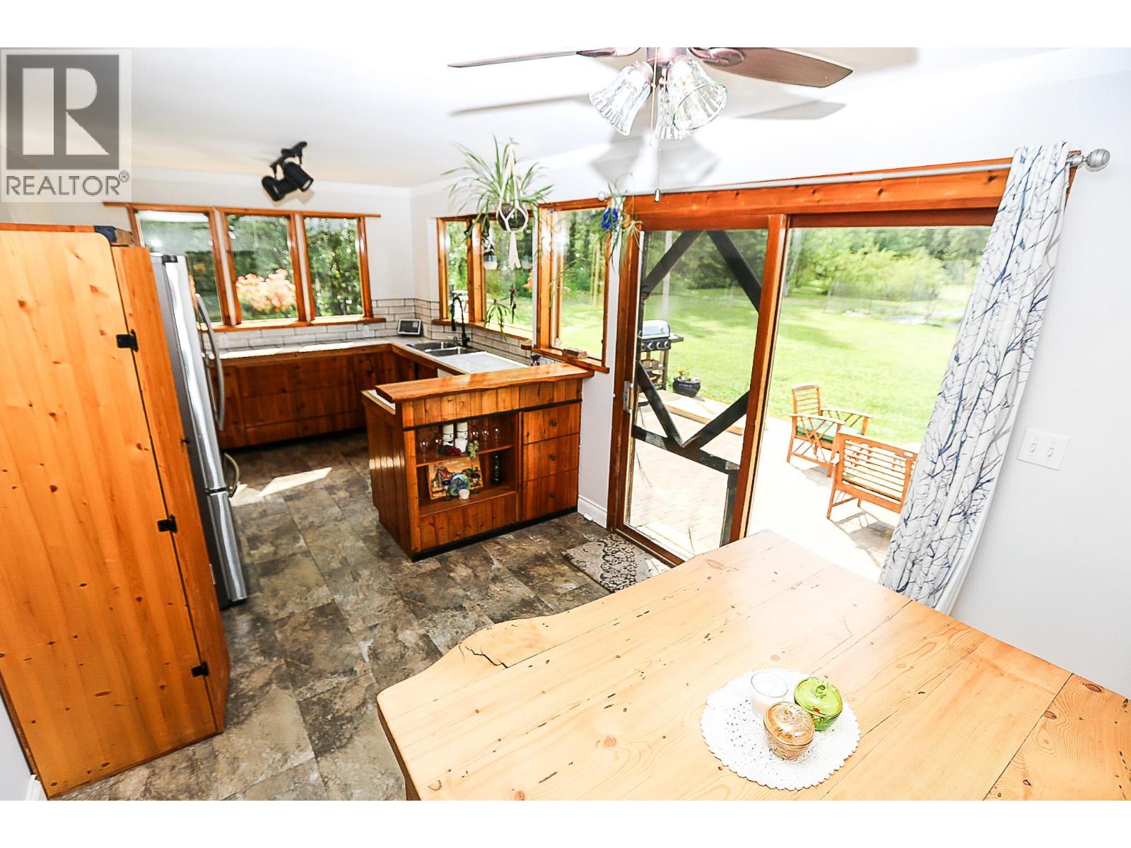 1133 CAROLINE ROAD - 9