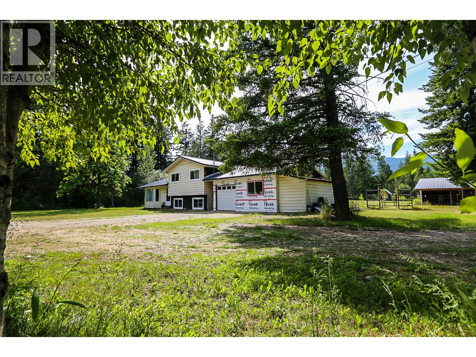 1133 CAROLINE ROAD - 40