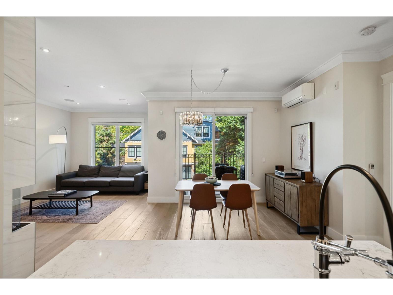 206 23189 FRANCIS AVENUE, Langley