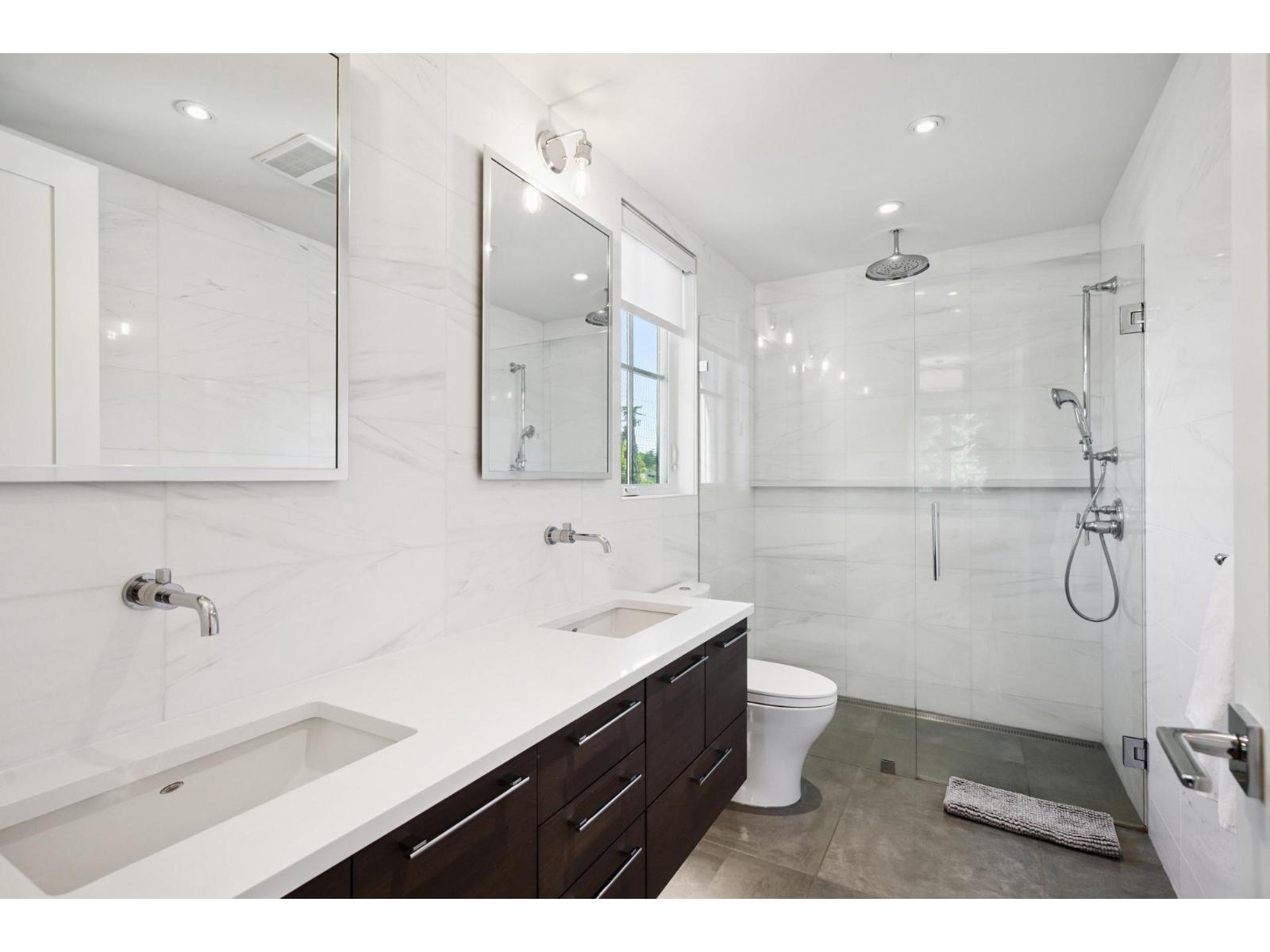 206 23189 FRANCIS AVENUE, Langley