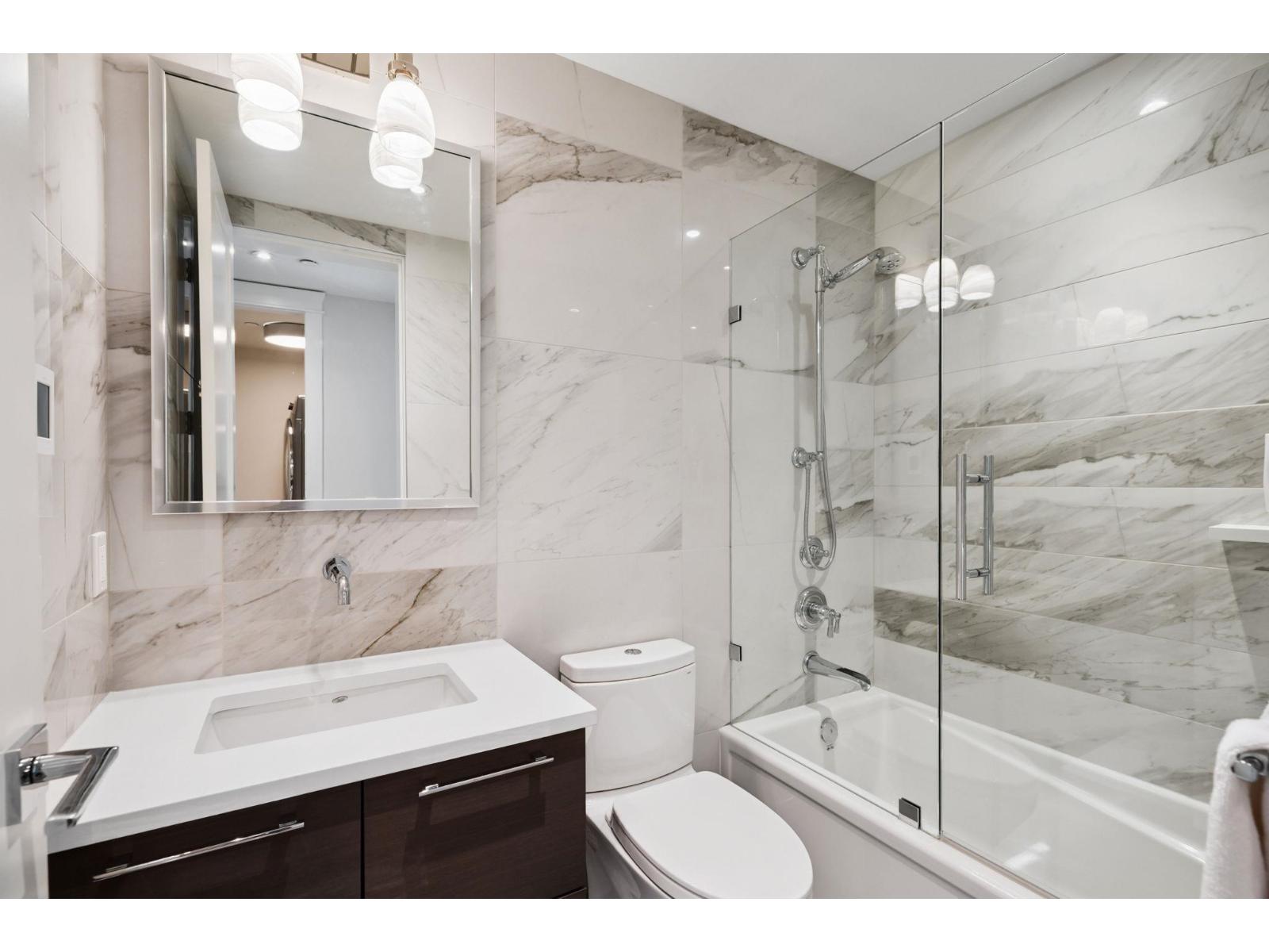 206 23189 FRANCIS AVENUE, Langley