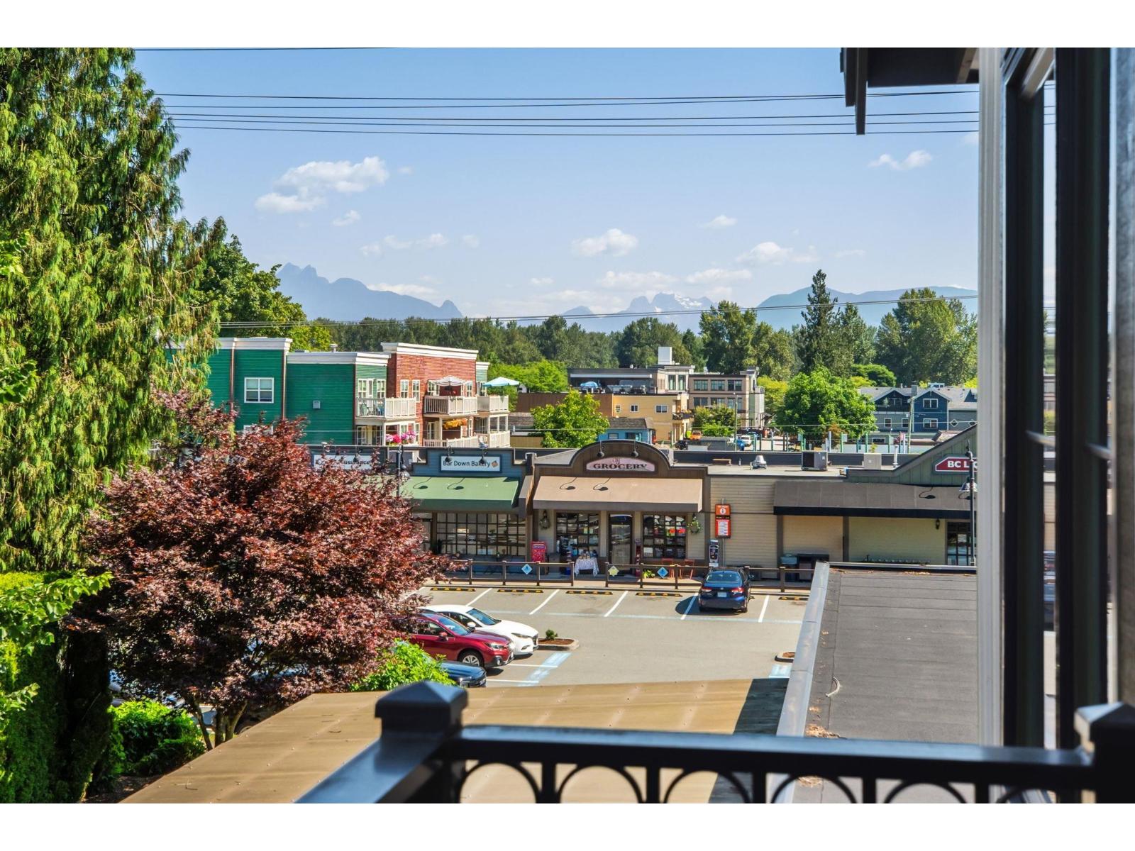 206 23189 FRANCIS AVENUE, Langley