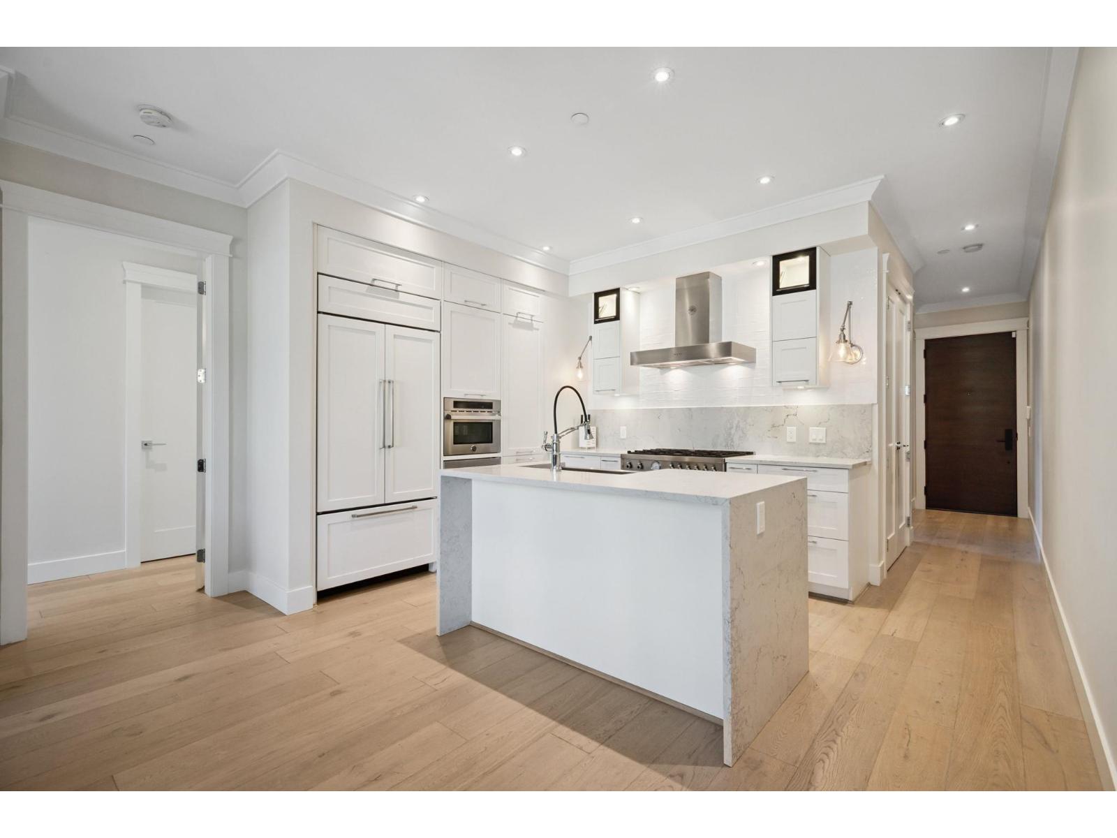 206 23189 FRANCIS AVENUE, Langley