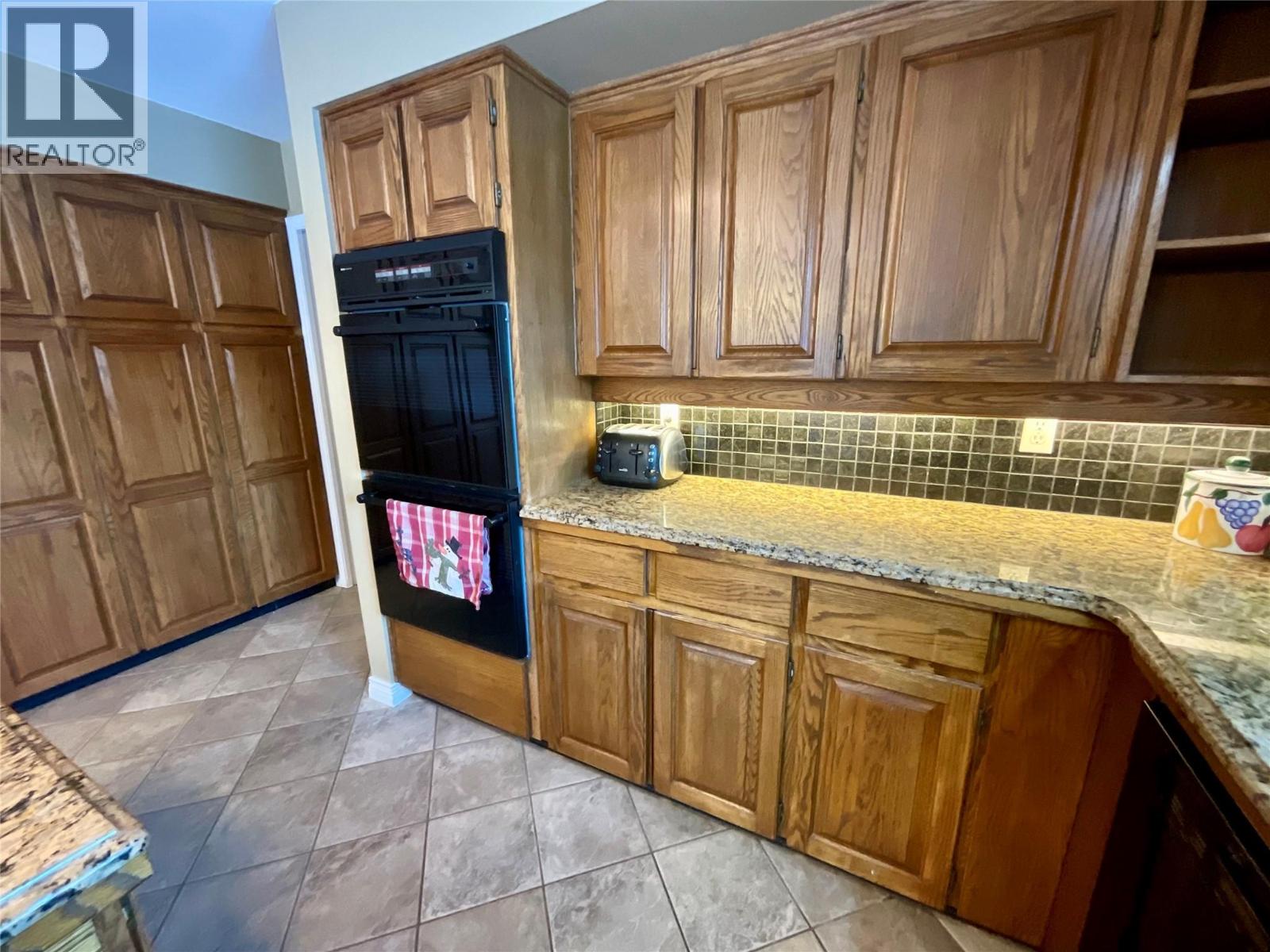 12 Collier Place, Tumbler Ridge