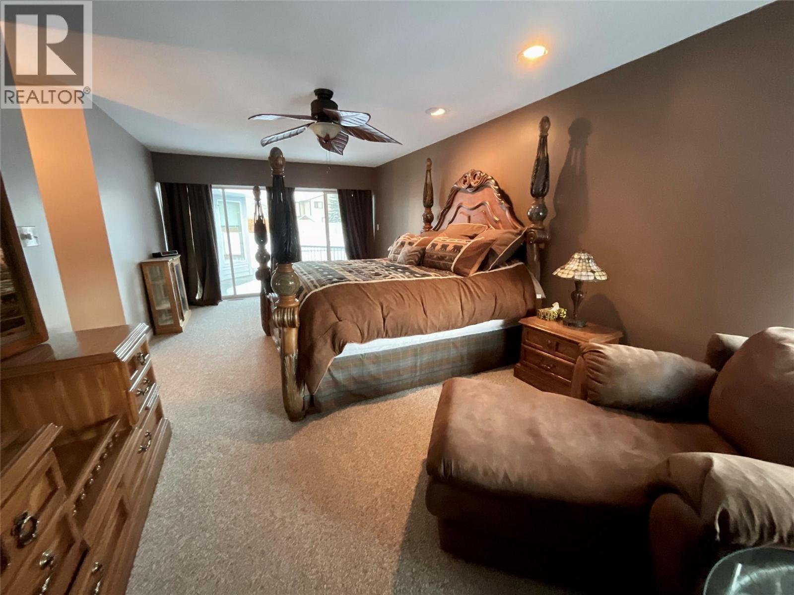 12 Collier Place, Tumbler Ridge