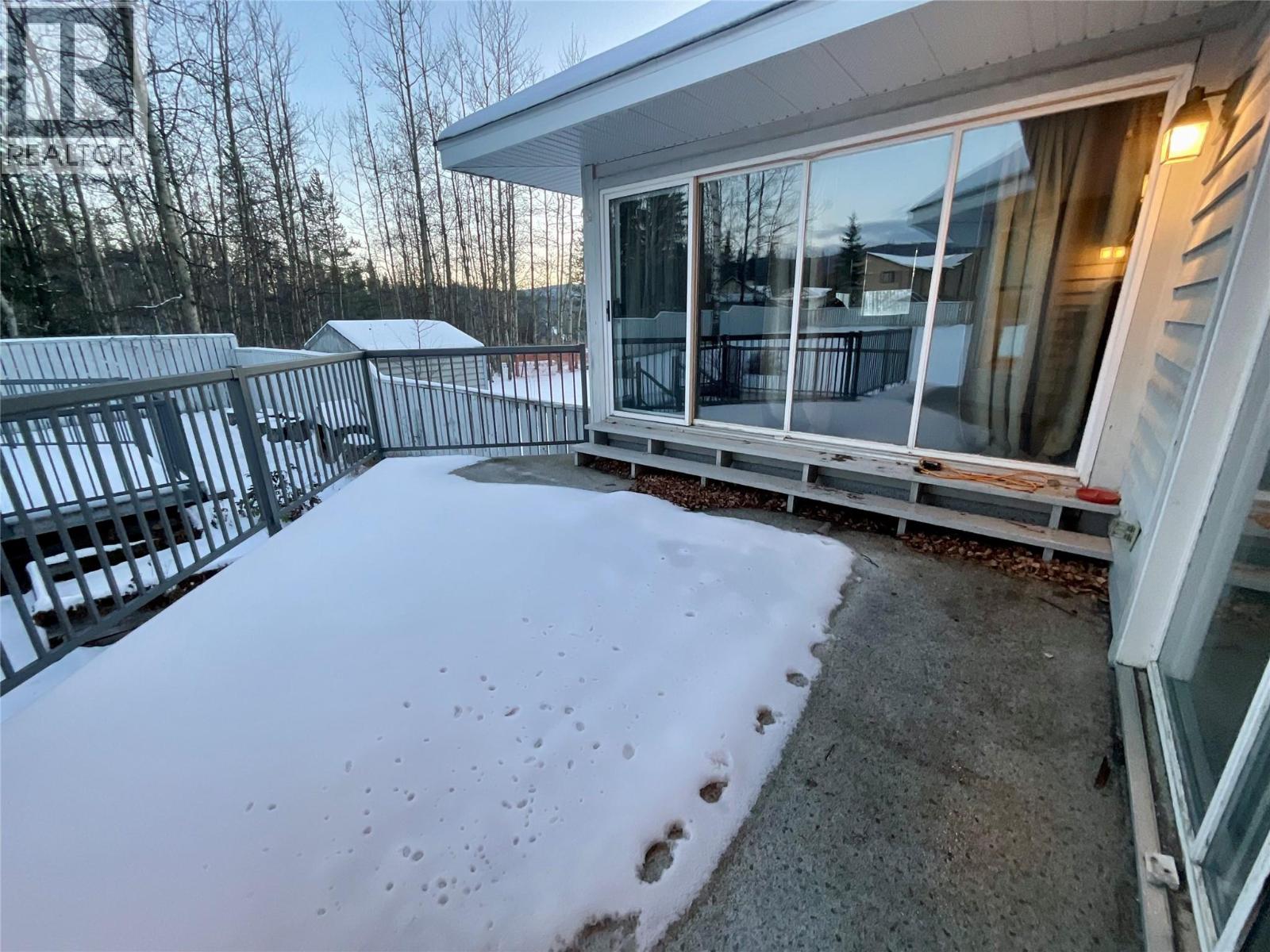 12 Collier Place, Tumbler Ridge