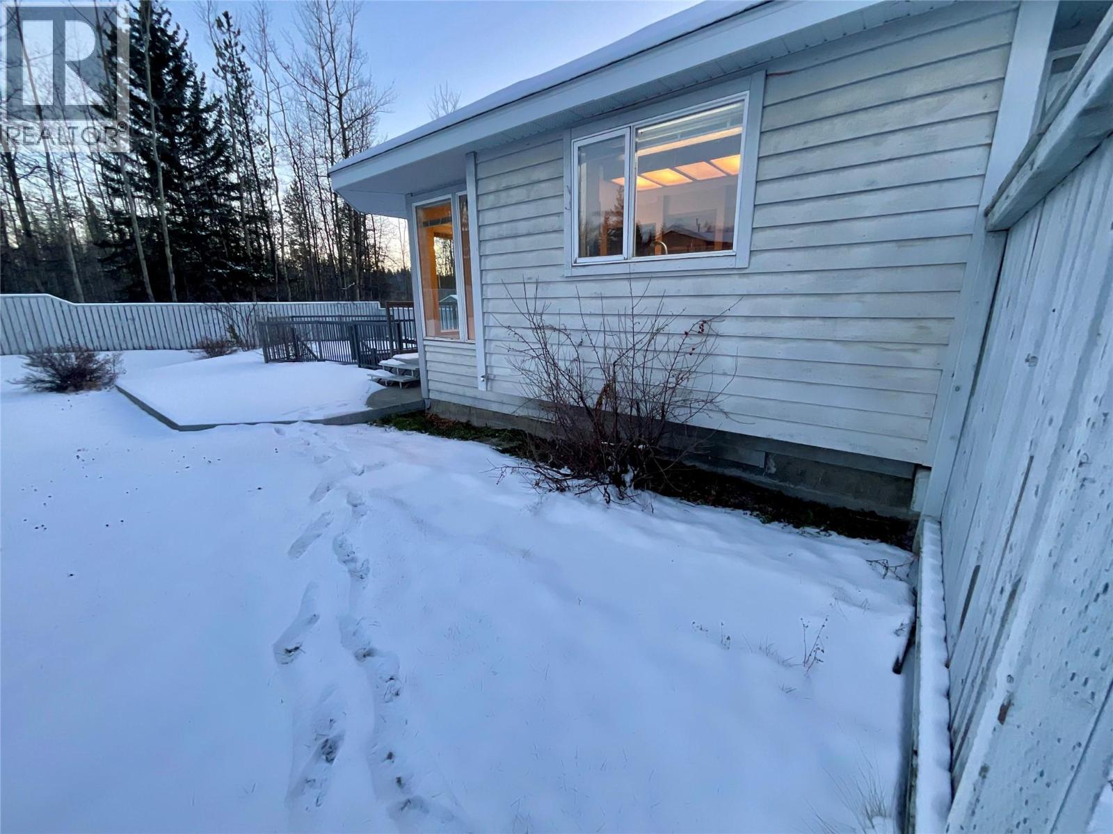 12 Collier Place, Tumbler Ridge