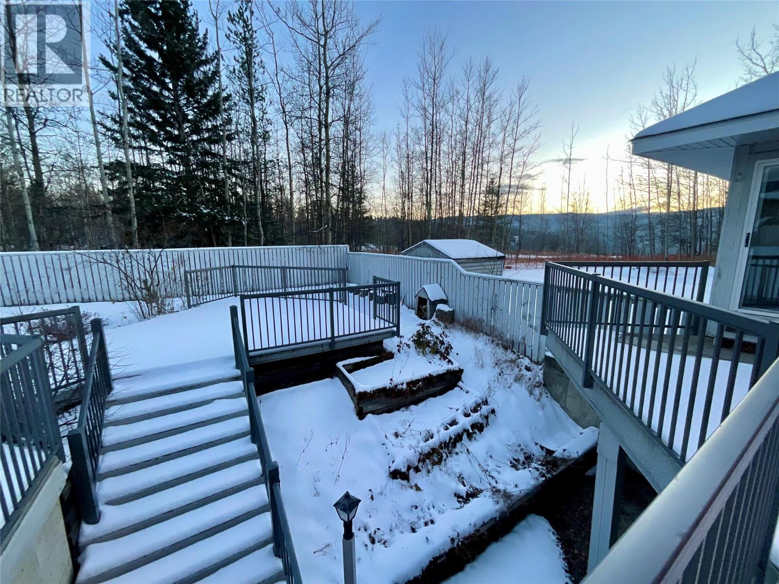 12 Collier Place, Tumbler Ridge