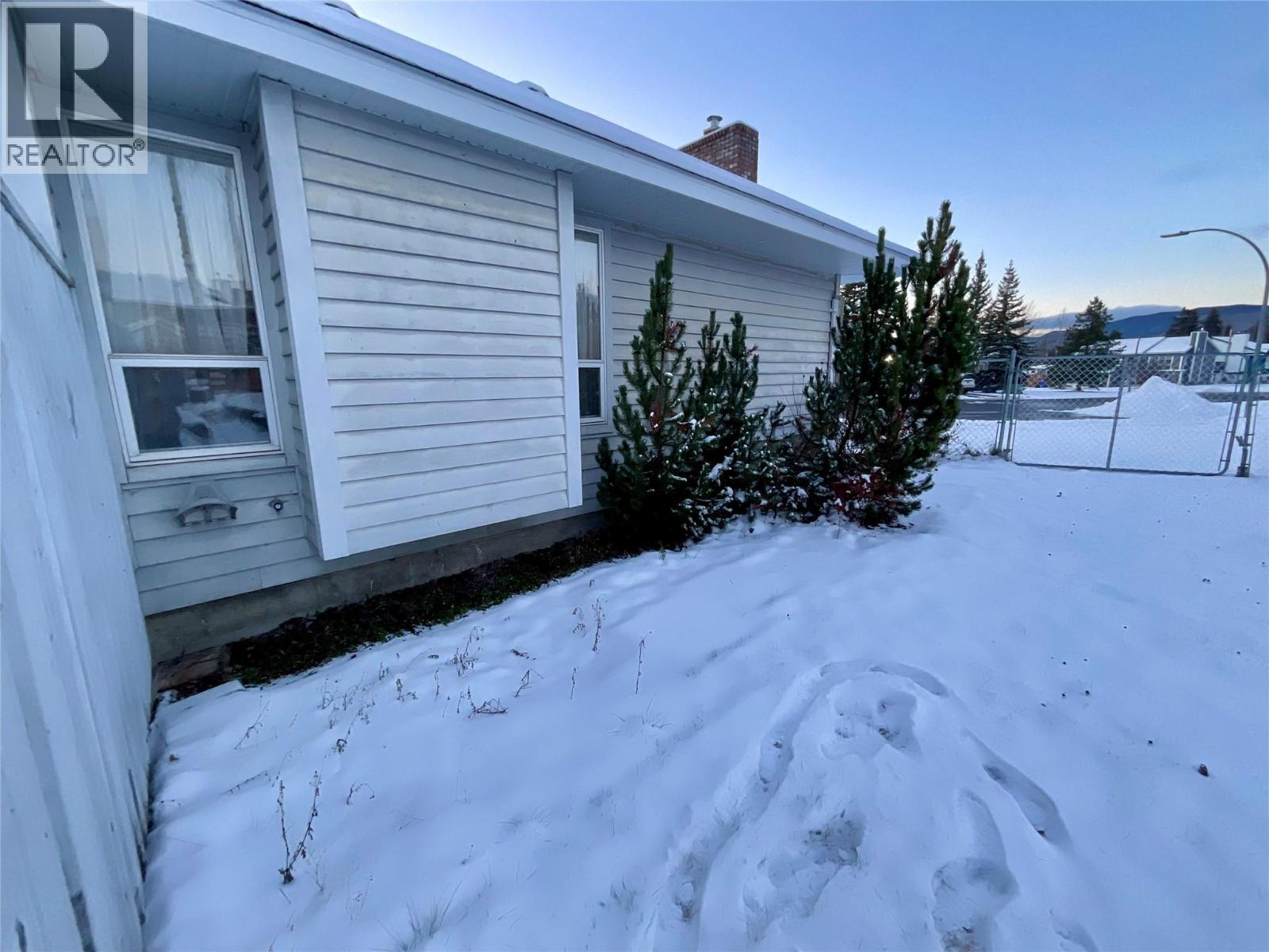 12 Collier Place, Tumbler Ridge