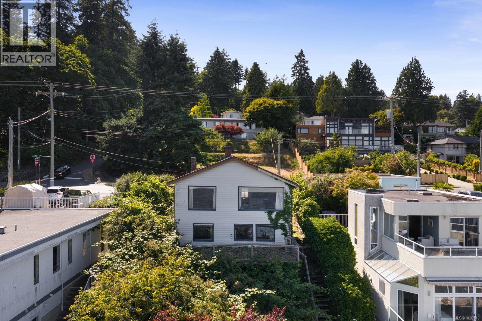  5015 Cordova Bay Road, Saanich