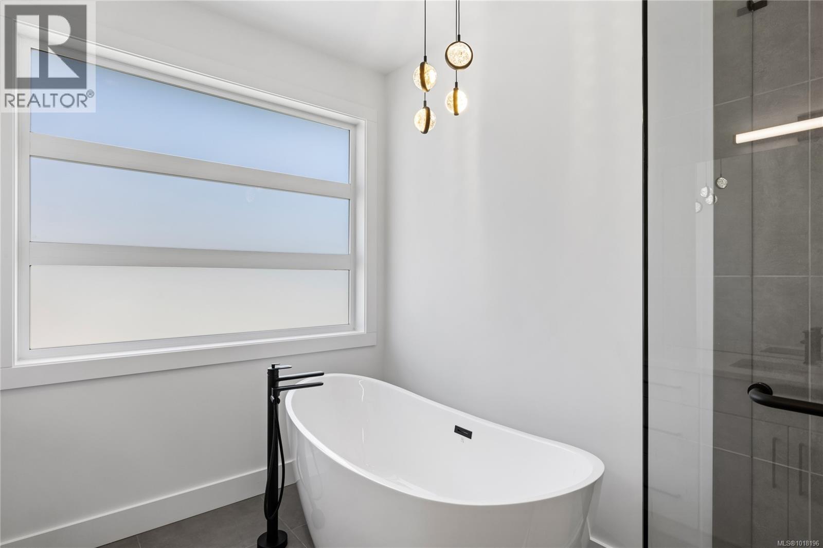 122 Bray Rd, Nanaimo