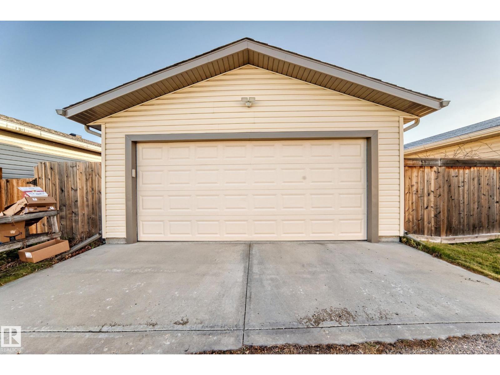 15628 44 ST NW, Edmonton