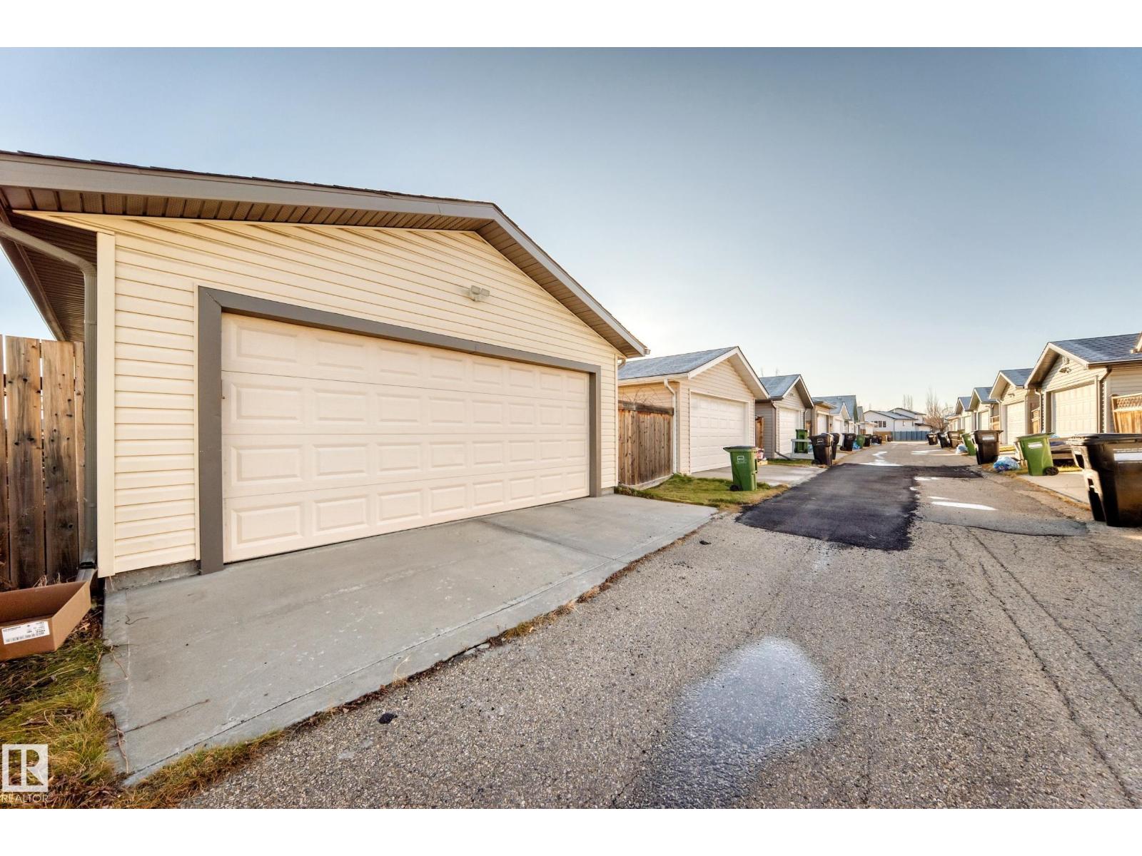 15628 44 ST NW, Edmonton