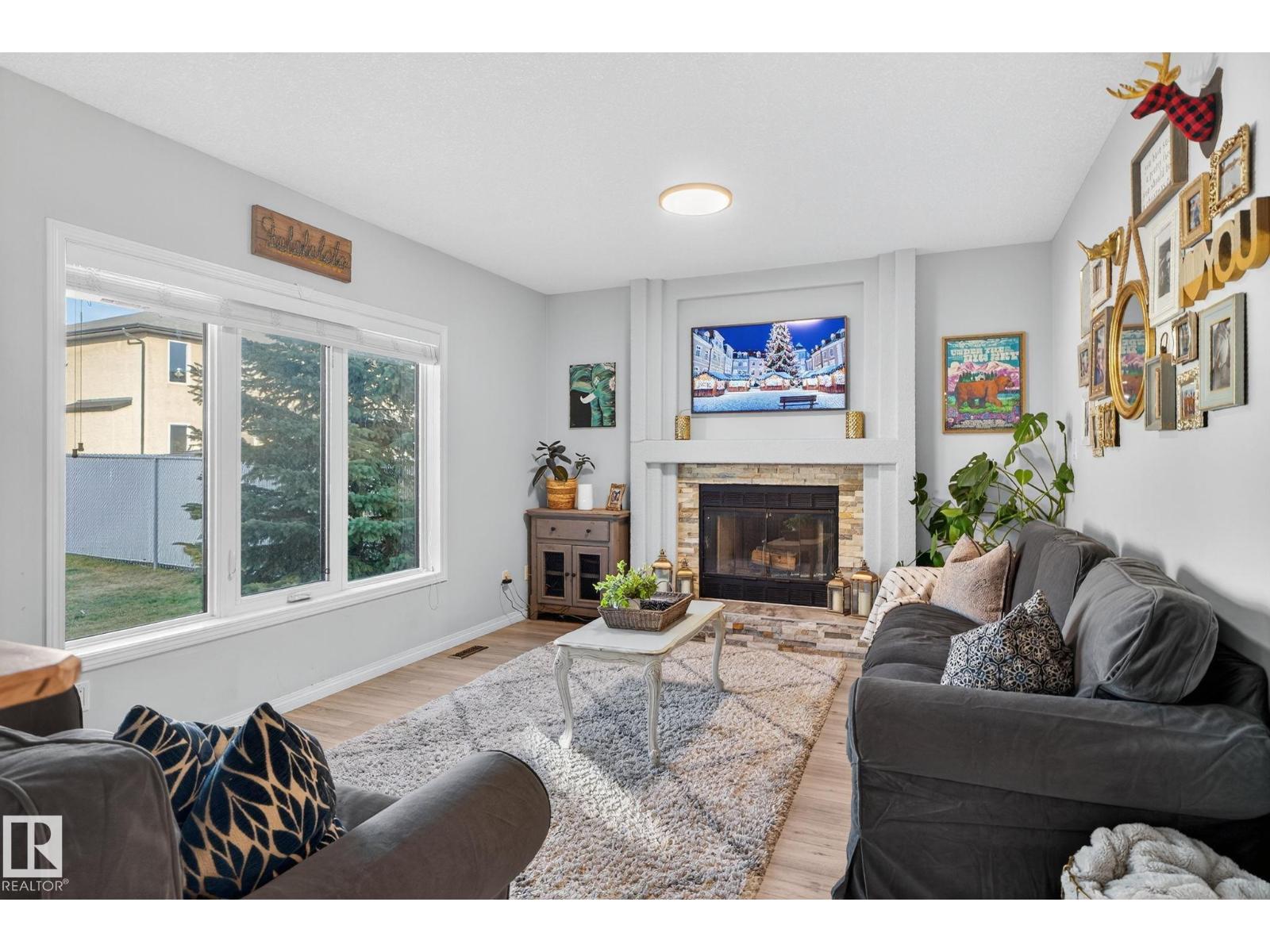 7224 158 AV NW, Edmonton