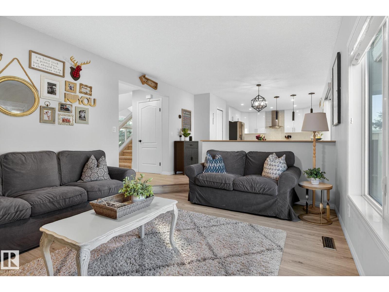 7224 158 AV NW, Edmonton