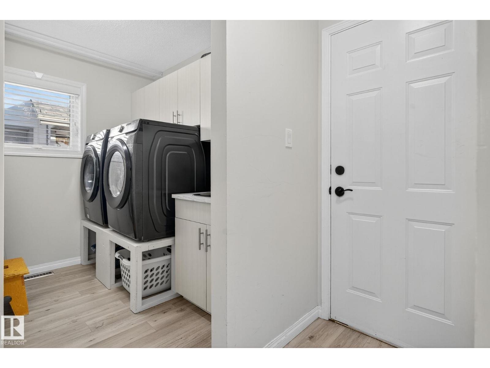 7224 158 AV NW, Edmonton