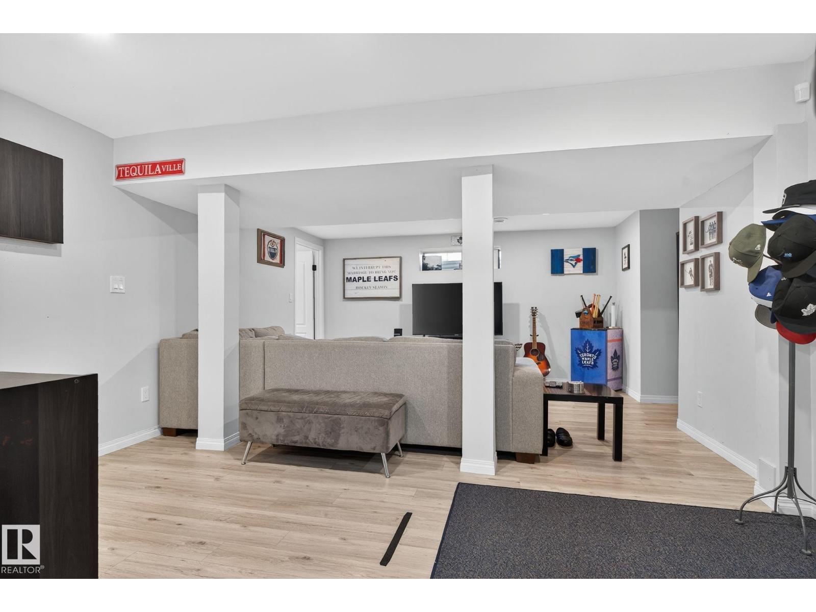 7224 158 AV NW, Edmonton