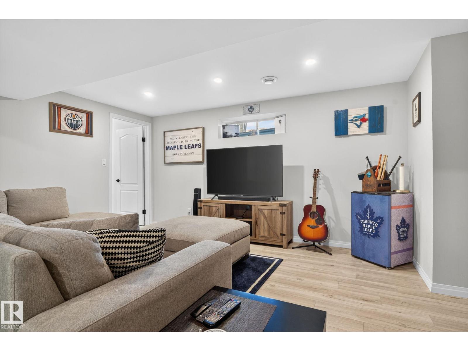 7224 158 AV NW, Edmonton