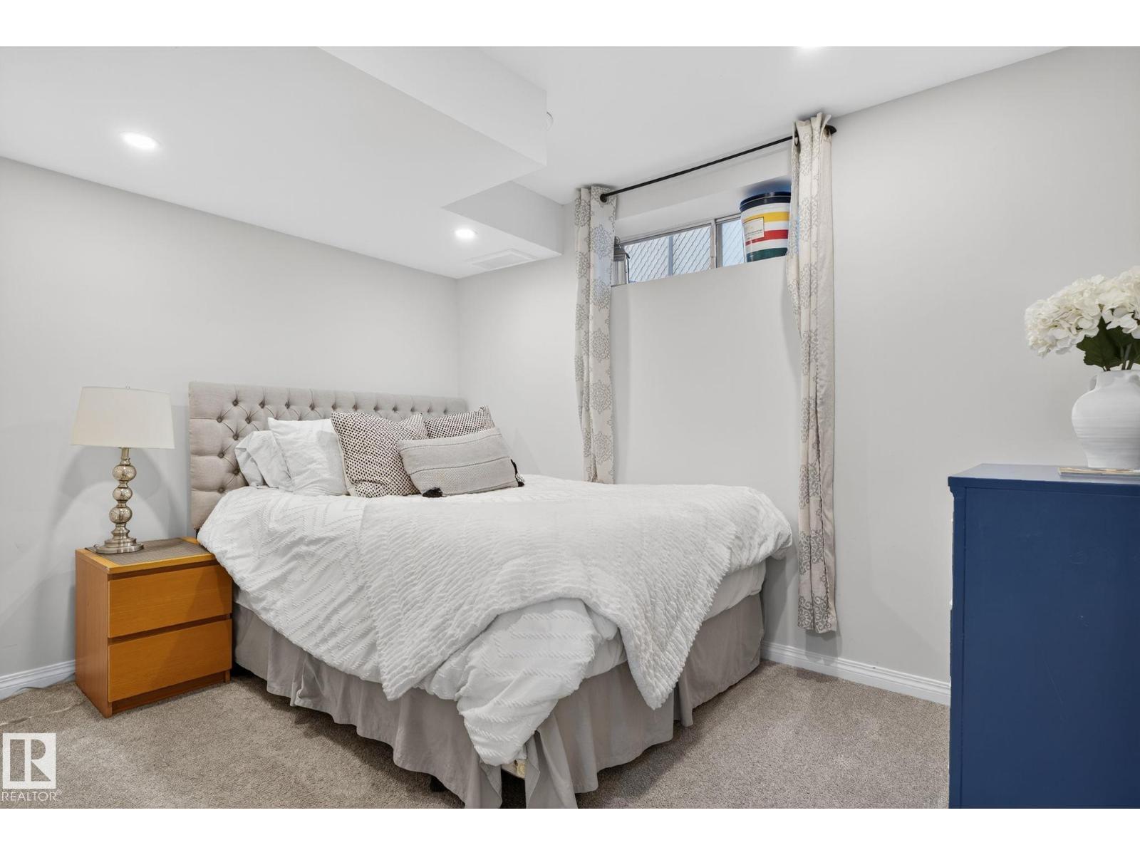 7224 158 AV NW, Edmonton