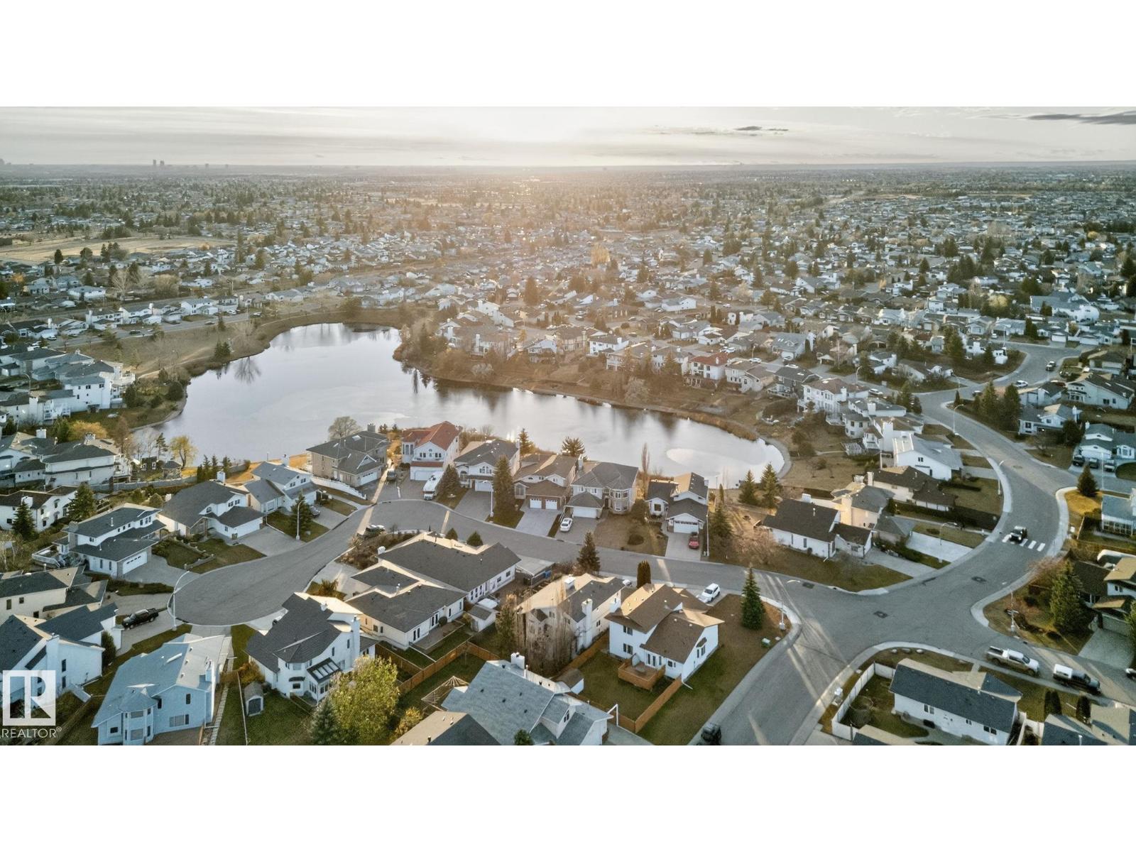 7224 158 AV NW, Edmonton