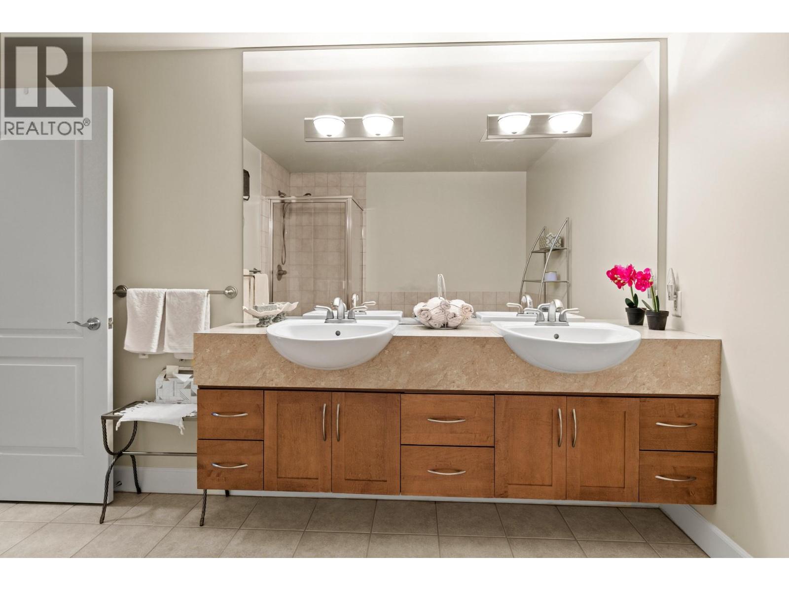 704 1947 Underhill Street, Kelowna