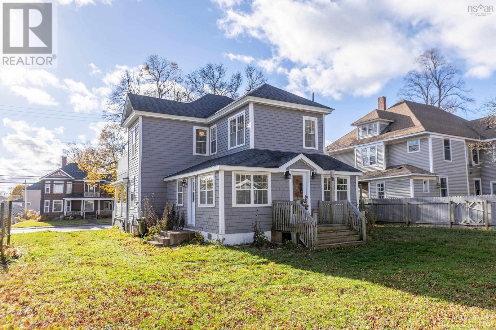 Property 44 of 50 of 124 Church Street