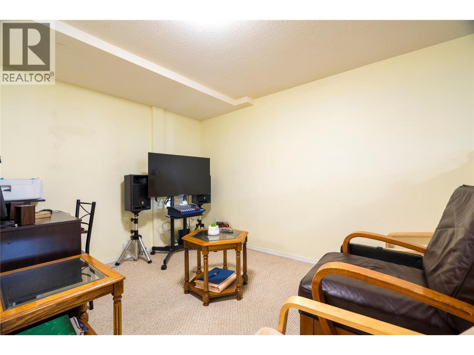  3095 Gordon Drive, Kelowna