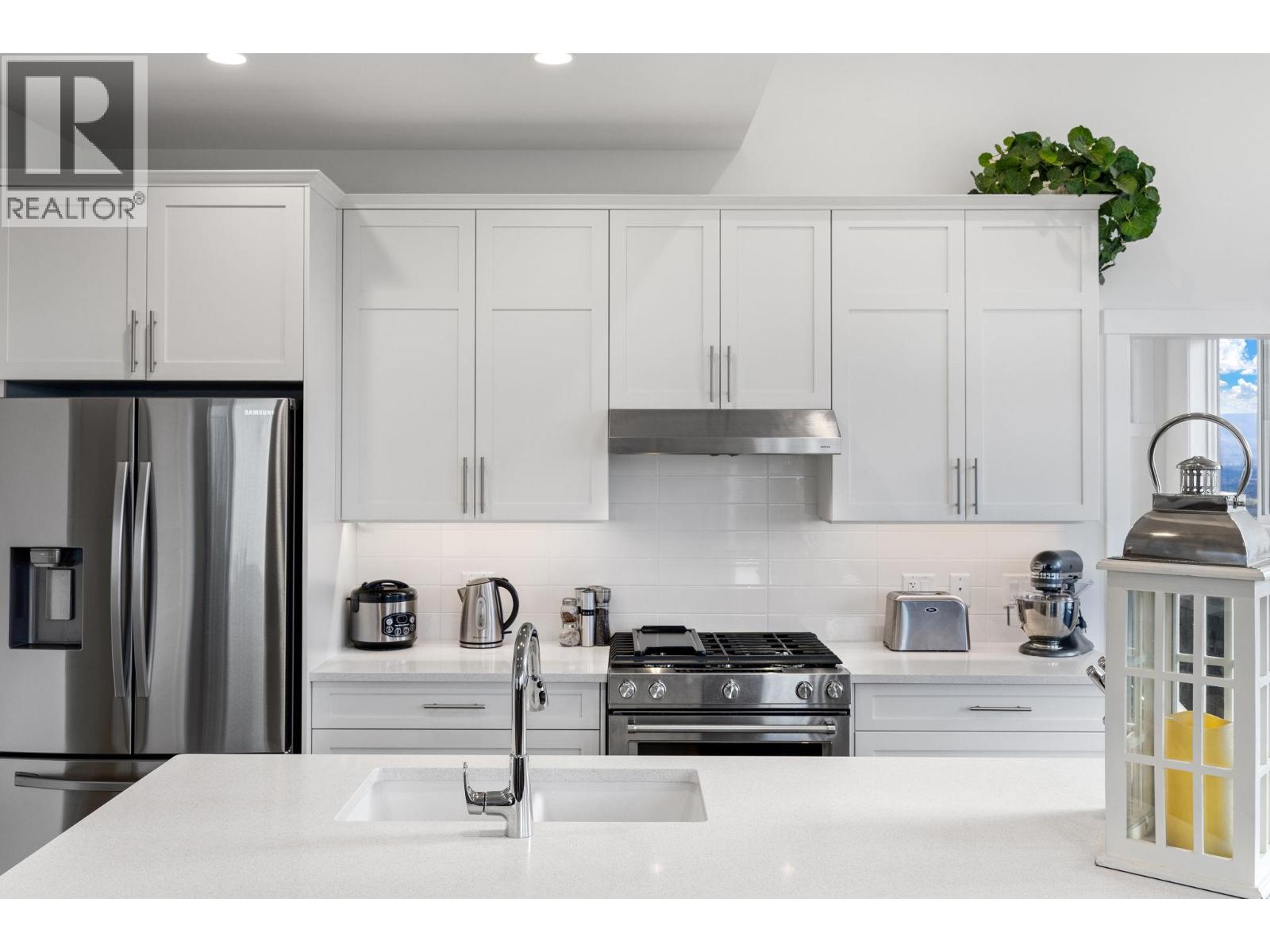  1474 Summer Crescent, Kelowna