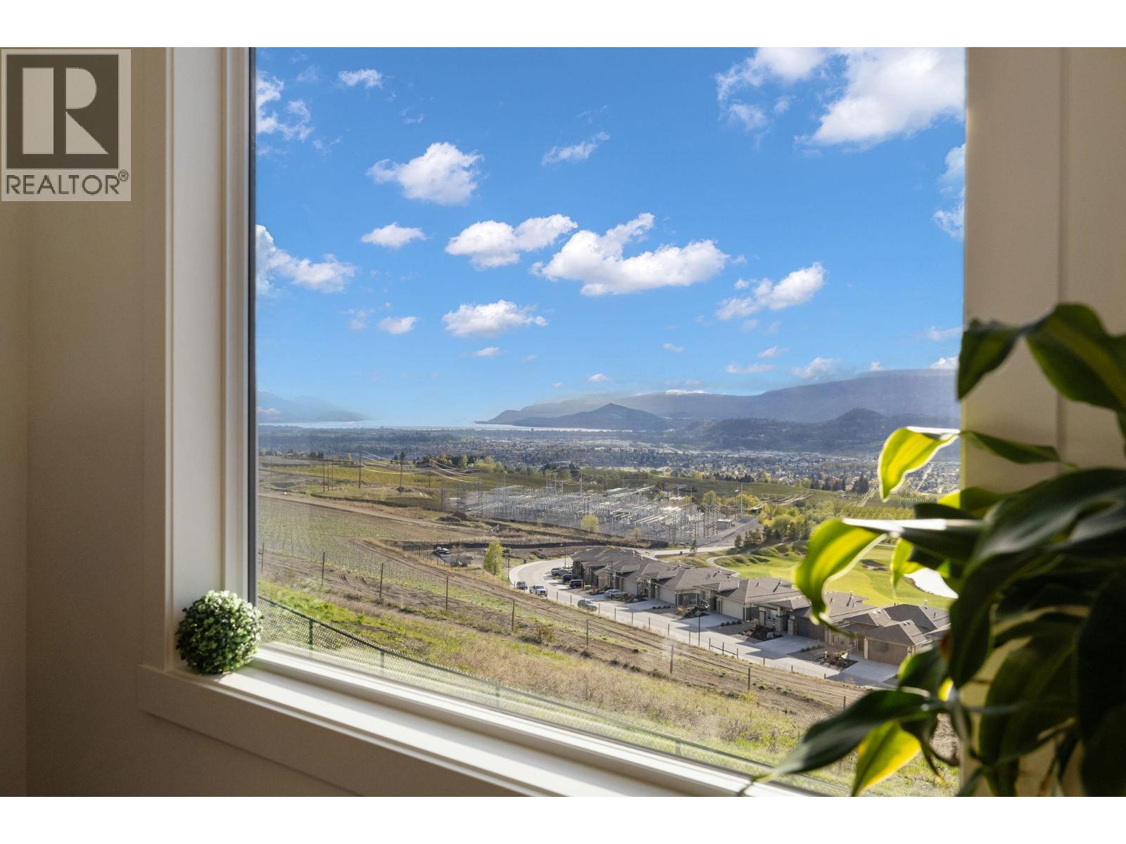  1474 Summer Crescent, Kelowna