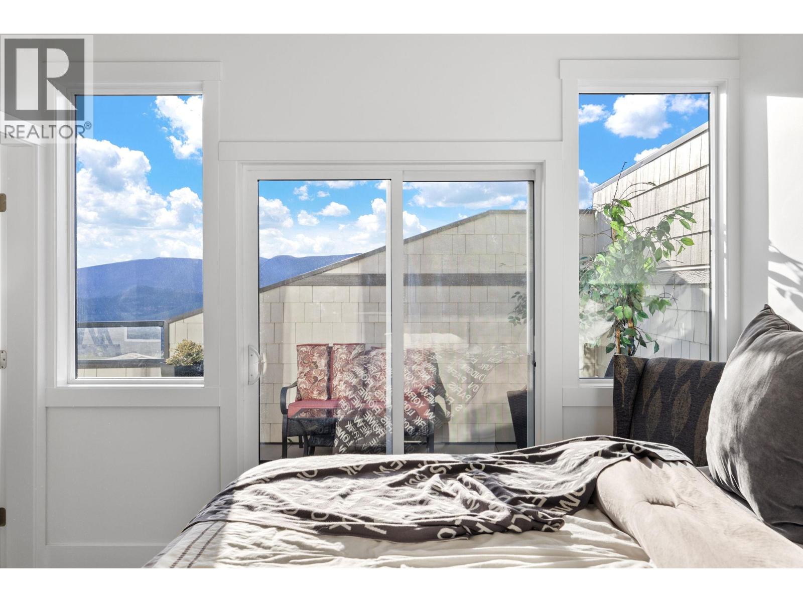  1474 Summer Crescent, Kelowna