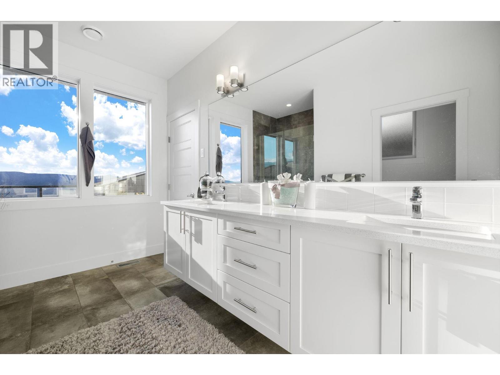  1474 Summer Crescent, Kelowna