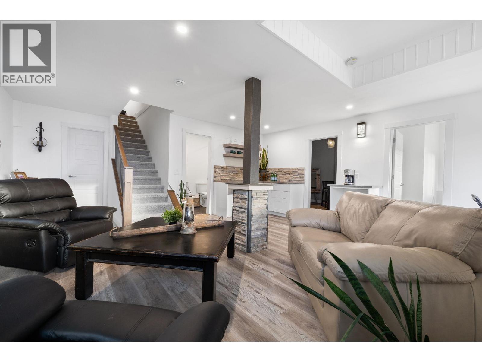  1474 Summer Crescent, Kelowna