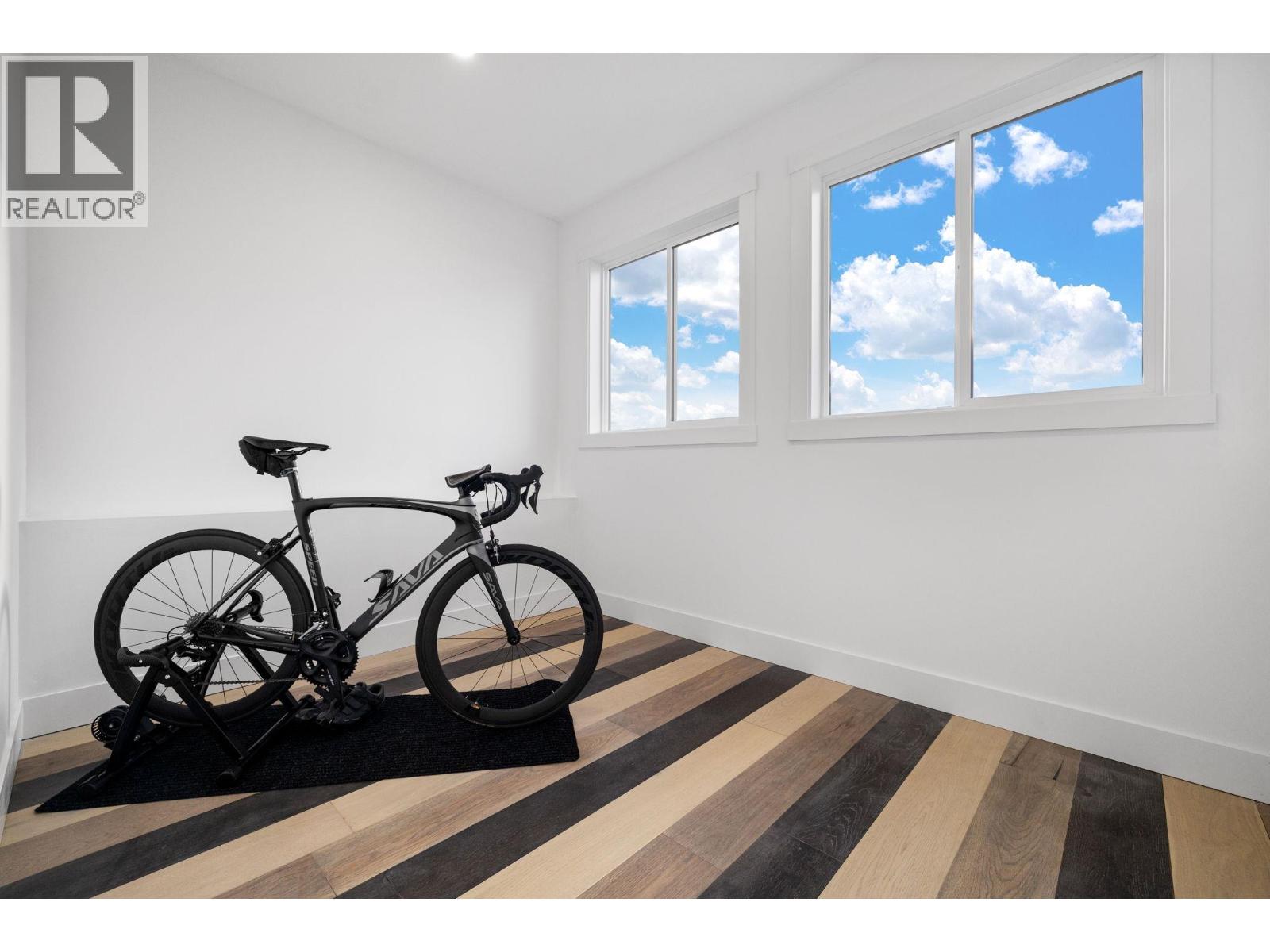  1474 Summer Crescent, Kelowna