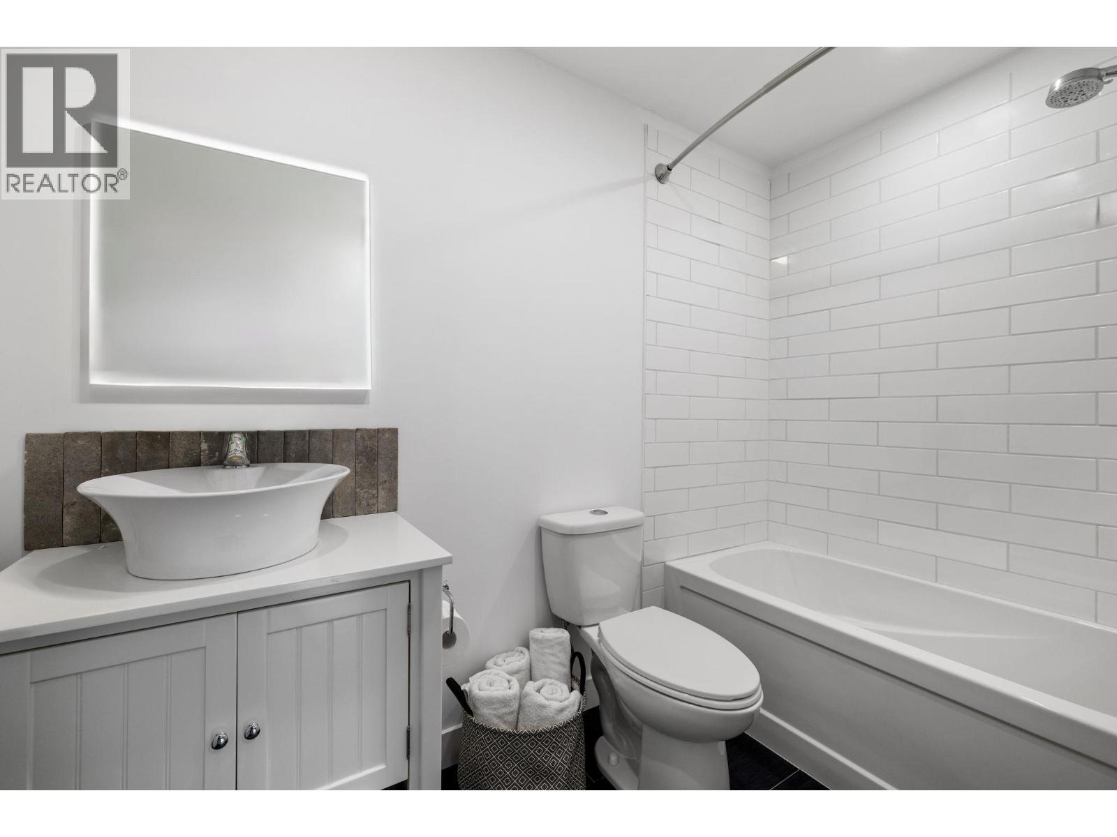  1474 Summer Crescent, Kelowna