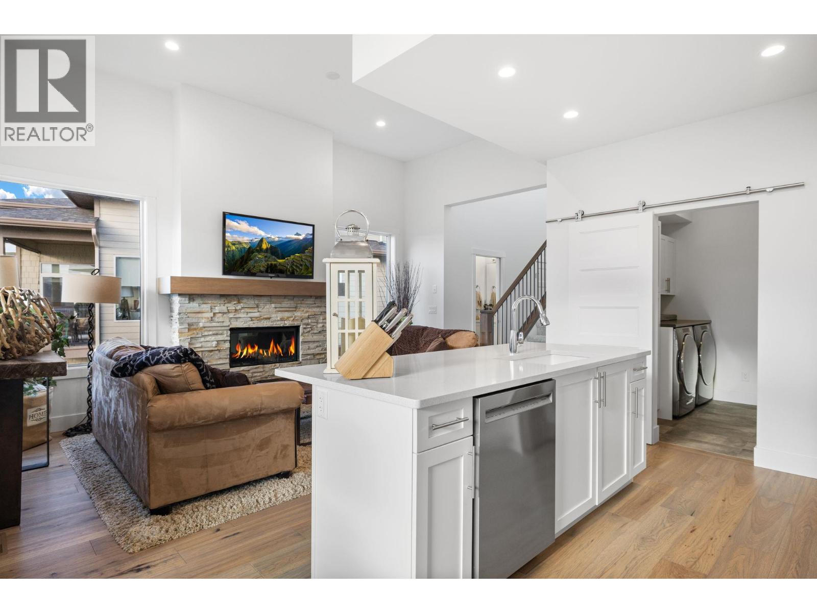  1474 Summer Crescent, Kelowna