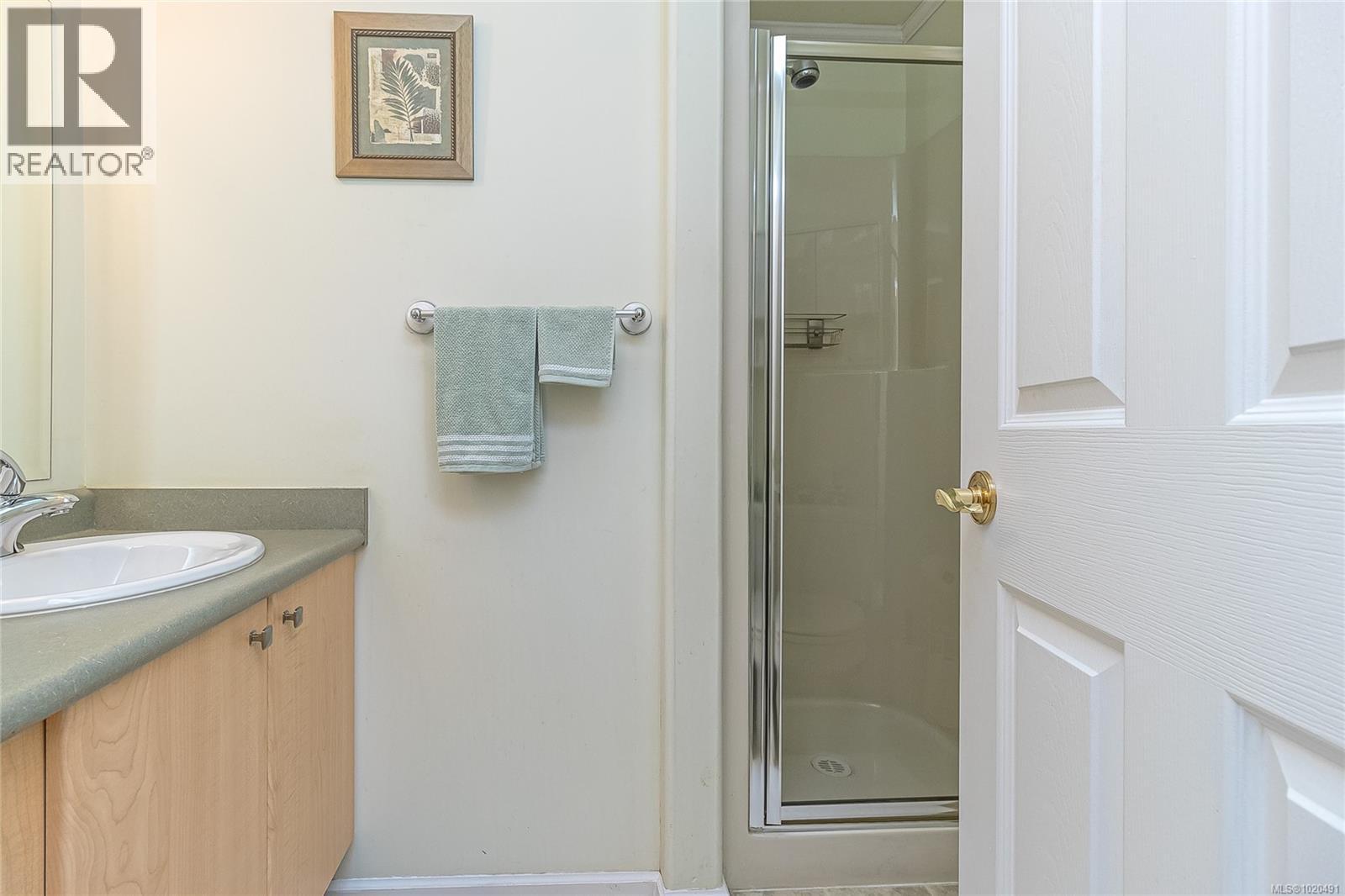 104 1196 Clovelly Terr, Saanich