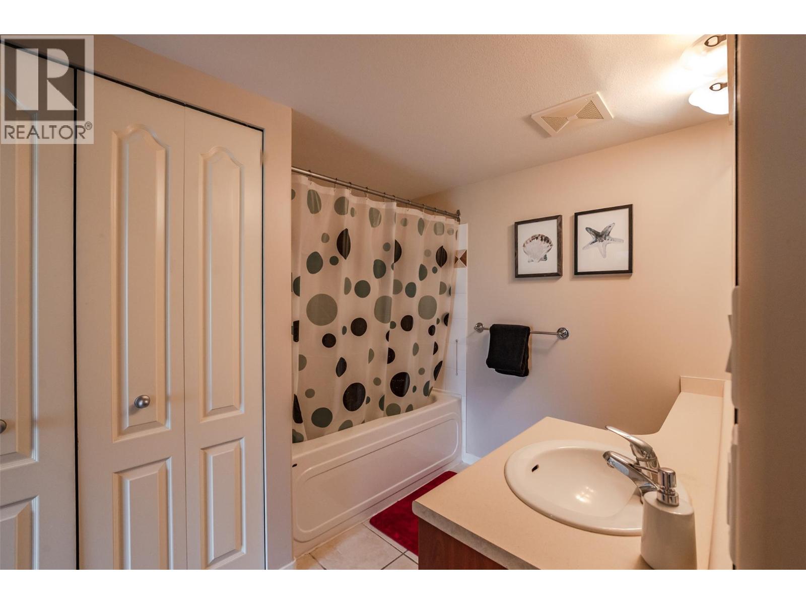 7600 COTTONWOOD Drive Unit# 404, Osoyoos