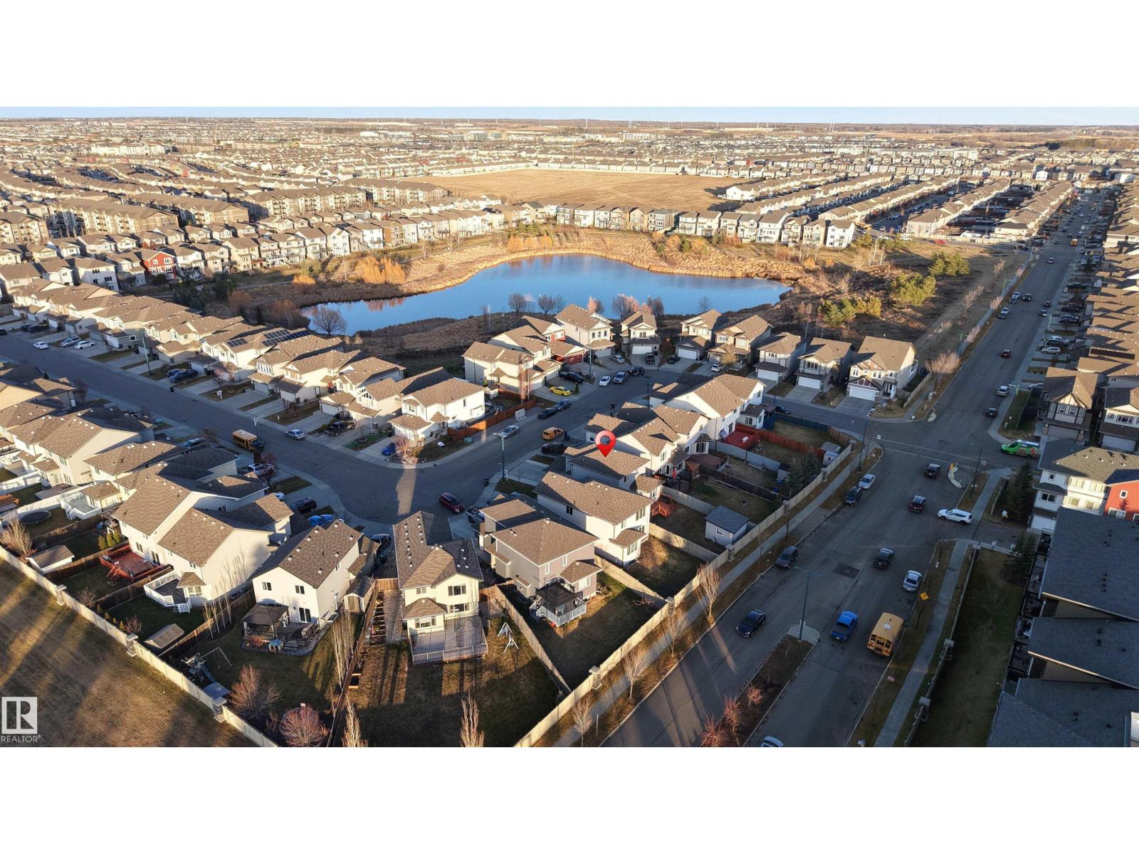 3363 16B AV NW, Edmonton