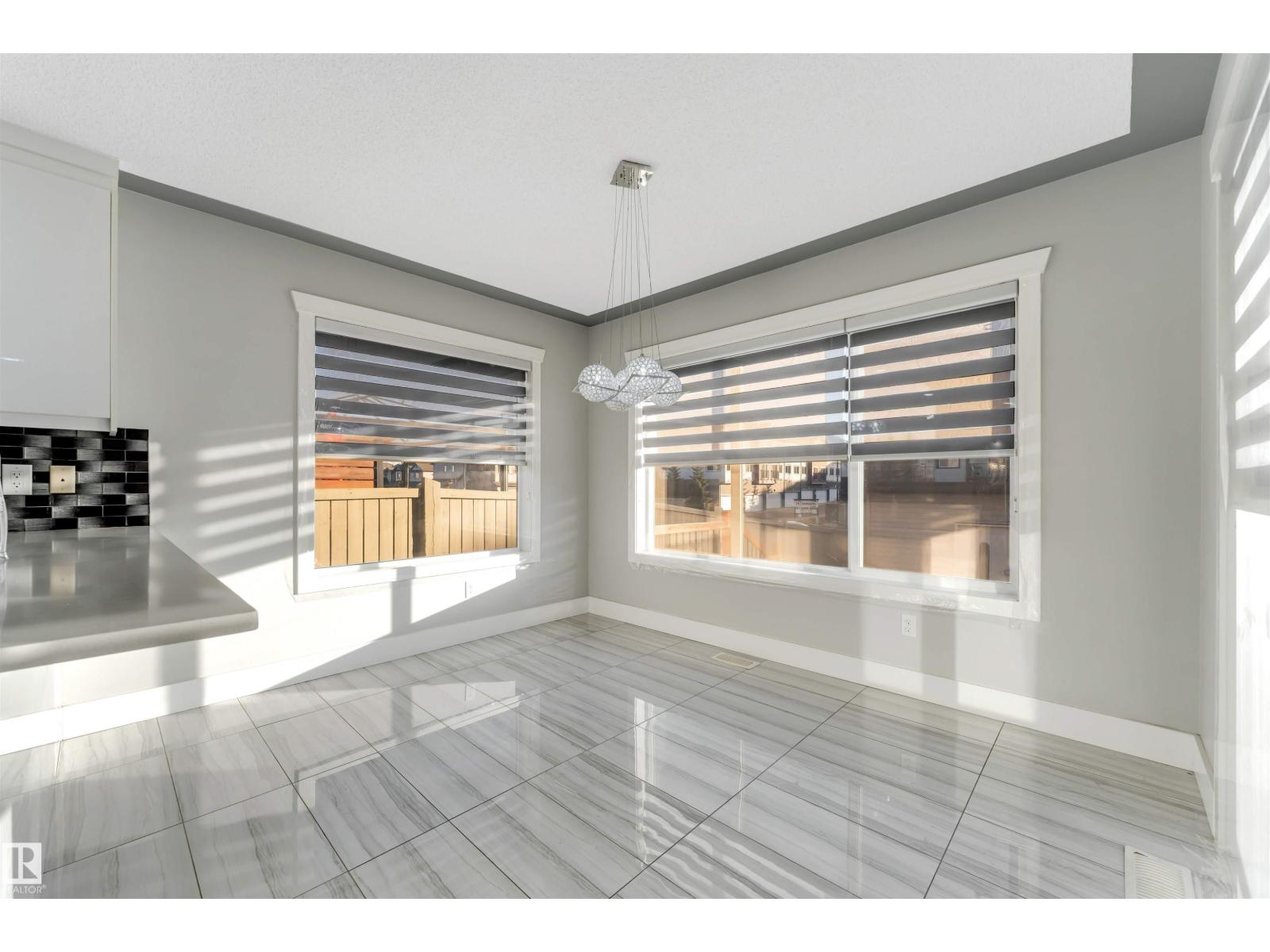 3363 16B AV NW, Edmonton