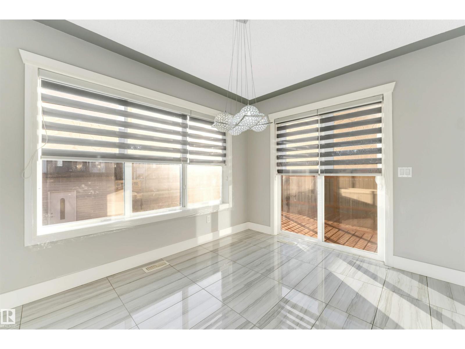 3363 16B AV NW, Edmonton