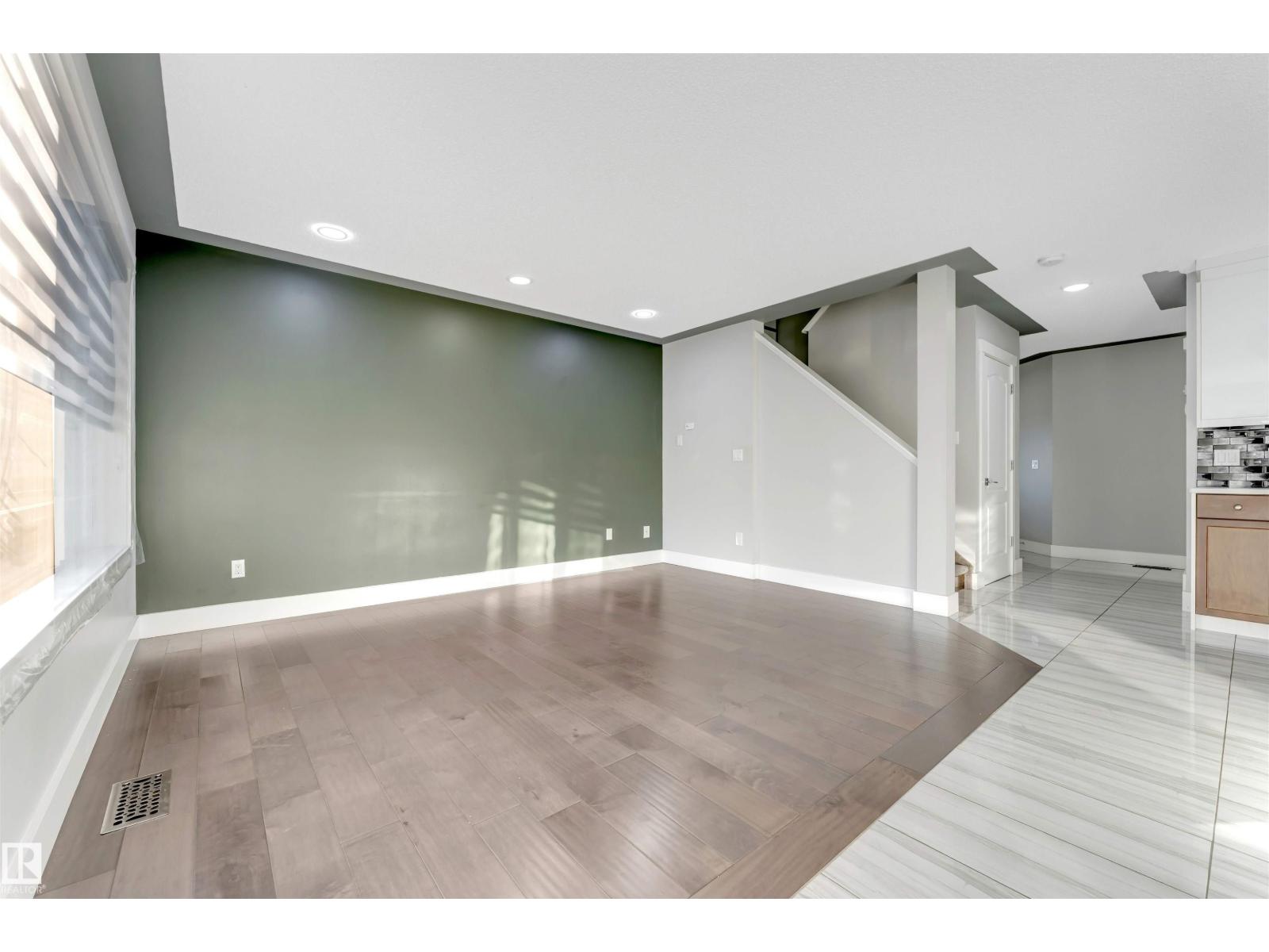 3363 16B AV NW, Edmonton