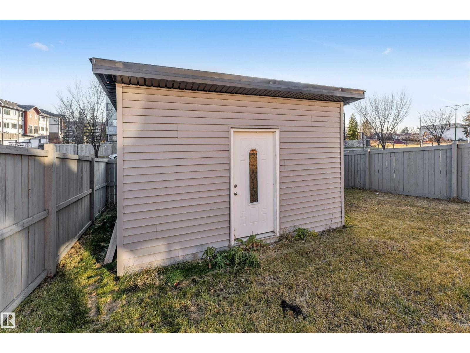 3363 16B AV NW, Edmonton