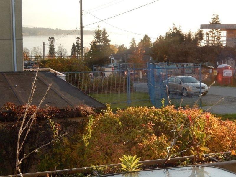 1 1040 PARKER STREET, White Rock