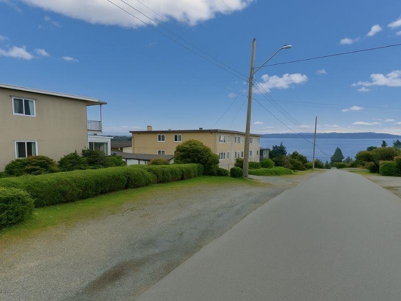 1 1040 PARKER STREET, White Rock