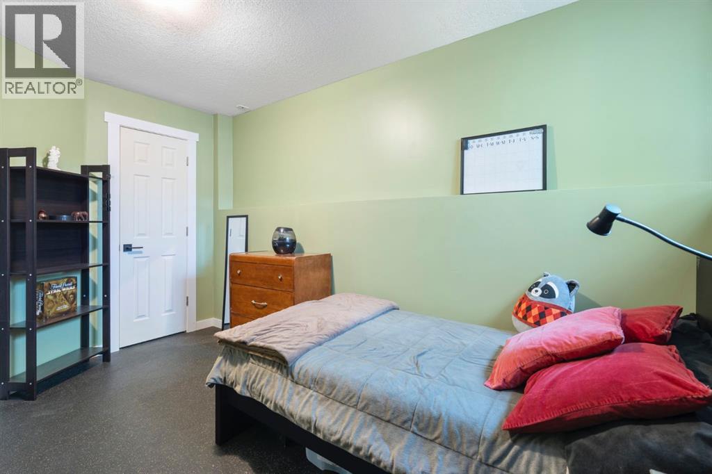 Single Family House Bi-level for Sale in  Hidden Spring Green NW Hidden Valley Calgary 